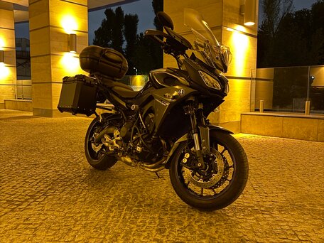 2018 Yamaha MT-09 Tracer (FJ-09), зелёный, 855000 рублей, вид 2
