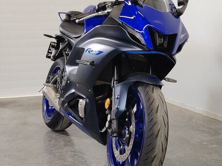 2023 Yamaha YZF-R7, синий, 829000 рублей, вид 3