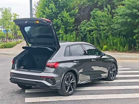 2023 Audi A3 Sportback 35 TFSI IV (8Y), серый, 1931000 рублей, вид 5
