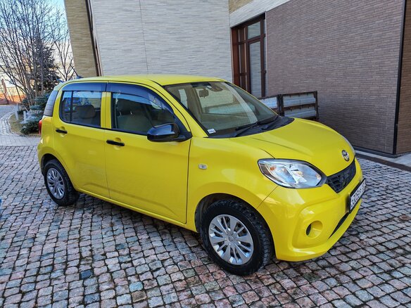 2017 Toyota Passo III, жёлтый, 900000 рублей - вид 3