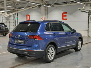 2021 Volkswagen Tiguan II Рестайлинг, синий, 2820000 рублей, вид 5