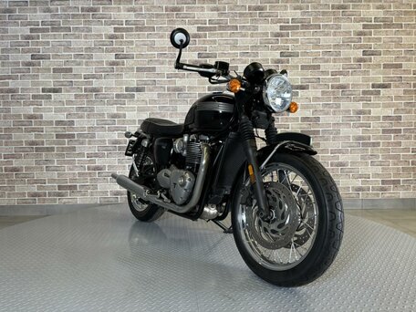 2020 Triumph Bonneville T120, чёрный, 945000 рублей, вид 4