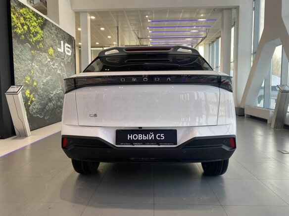 2026 Omoda C5 II, белый - вид 2
