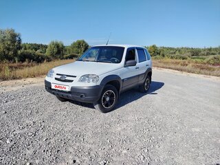 2017 Chevrolet Niva I Рестайлинг, белый, 760000 рублей, вид 1