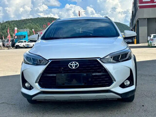 2023 Toyota Yaris L X XP150 Рестайлинг, белый, 1250000 рублей, вид 2