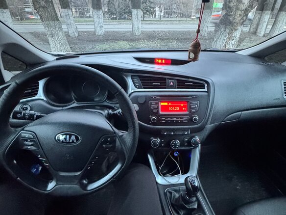 2015 Kia Ceed II Рестайлинг, коричневый, 920000 рублей - вид 20