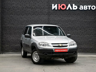 2017 Chevrolet Niva I Рестайлинг, серебристый, 750000 рублей, вид 3