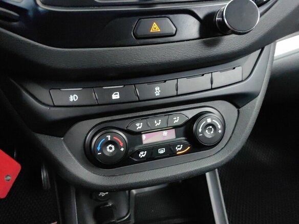 2018 Lada (ВАЗ) Vesta I, белый - вид 14