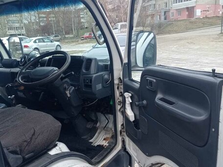 2002 Nissan Atlas, белый, 890000 рублей, вид 1