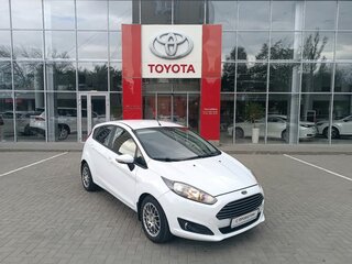 2015 Ford Fiesta Mk6 Рестайлинг, белый, 849000 рублей, вид 3