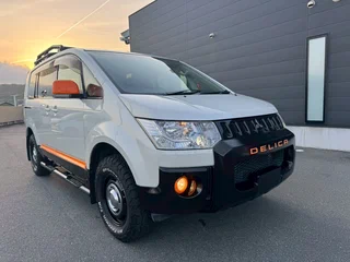 2017 Mitsubishi Delica D:5 I, белый, 2000000 рублей, вид 3