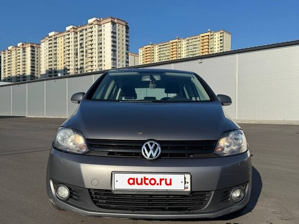 2013 Volkswagen Golf Plus II, серый, 700000 рублей - вид 1