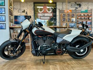 2018 Harley-Davidson FXDR 114, белый, 2300000 рублей, вид 2