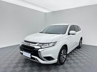 2022 Mitsubishi Outlander III Рестайлинг 3, белый, 1780000 рублей, вид 1