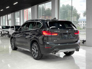 2022 BMW X1 Long 20Li sDrive II (F48) Рестайлинг, чёрный, 2017009 рублей, вид 4