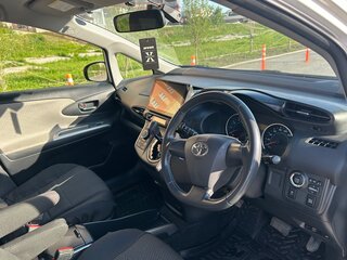 2011 Toyota Wish II, белый, 1420000 рублей, вид 5