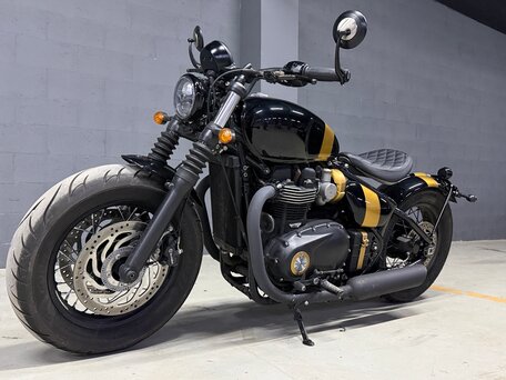 2020 Triumph Bonneville Bobber, чёрный, 1490000 рублей, вид 1