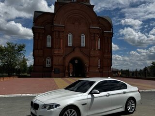 2016 BMW 5 серии 528i xDrive VI (F10/F11/F07) Рестайлинг, белый, 2399000 рублей, вид 5