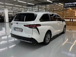 2025 Toyota Sienna IV, белый, 8678000 рублей, вид 2