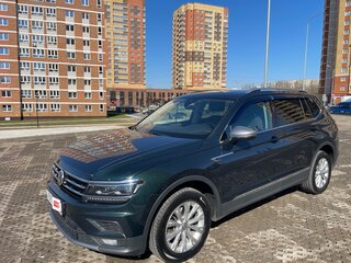 2019 Volkswagen Tiguan Allspace II, зелёный, 2500000 рублей, вид 1