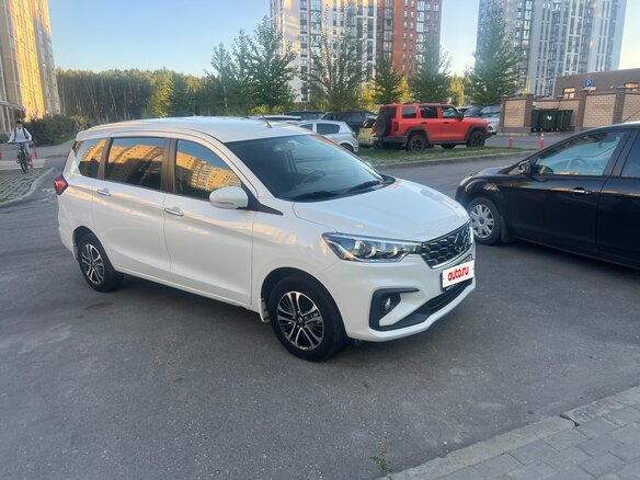2022 Suzuki Ertiga II, белый, 2150000 рублей - вид 1
