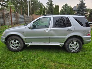 1999 Mercedes-Benz M-Класс 320 I (W163), серебристый, 400000 рублей, вид 2