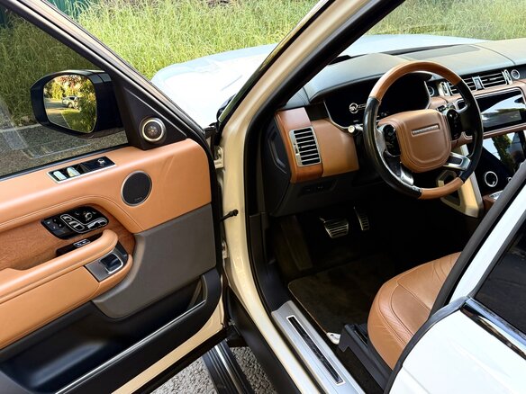 2019 Land Rover Range Rover IV Рестайлинг, белый, 7700000 рублей - вид 12