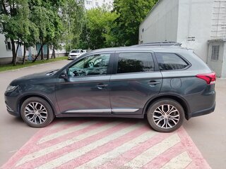 2017 Mitsubishi Outlander III Рестайлинг 2, серый, 2150000 рублей, вид 5