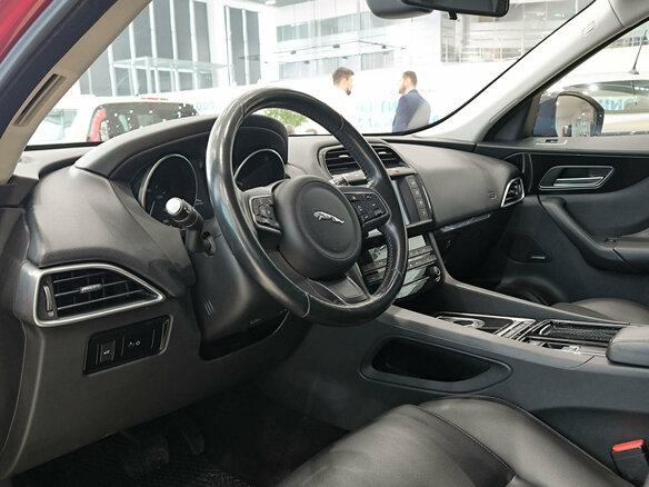 2016 Jaguar F-Pace I, красный, 2150000 рублей - вид 15