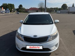 2013 Kia Rio 4-speed III, белый, 880000 рублей, вид 2