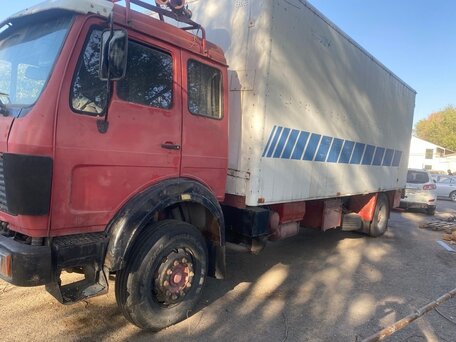 1983 Mercedes-Benz Actros, красный, 400000 рублей, вид 3