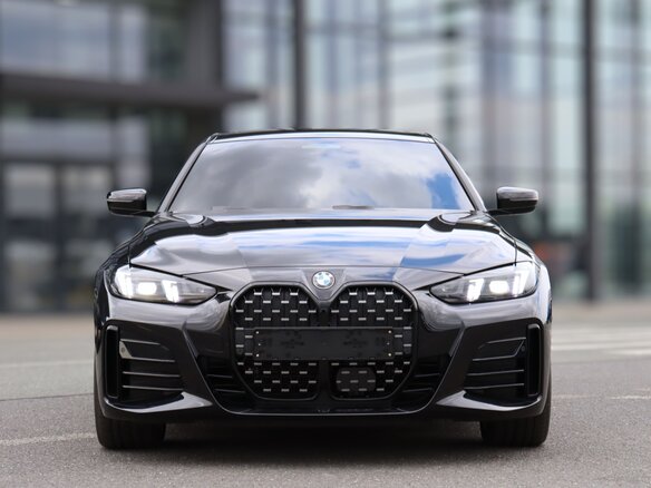 2025 BMW 4 серии 420i G22, G23, G26 Рестайлинг, чёрный - вид 8