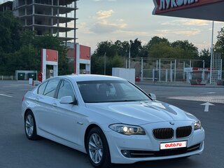 2012 BMW 5 серии 520i VI (F10/F11/F07), белый, 1795000 рублей, вид 3