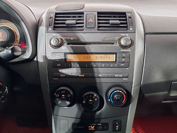 2008 Toyota Corolla AMT X (E140, E150), красный - вид 10