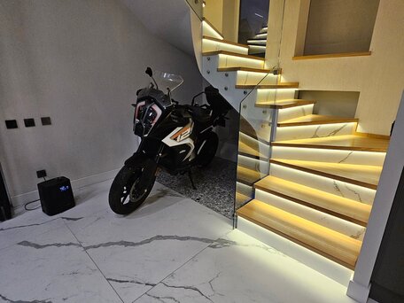 2023 KTM 1290 Super Adventure S, серый, 1487000 рублей, вид 1