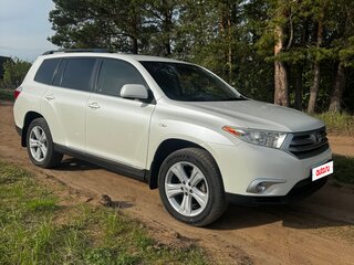 2013 Toyota Highlander II (XU40) Рестайлинг, белый, 2390000 рублей, вид 3
