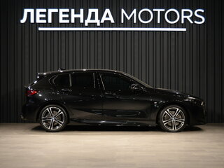 2023 BMW 1 серии 120i III (F40), чёрный, 2700000 рублей, вид 3