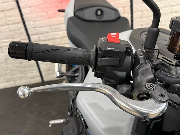 2026 Yamaha MT-09 (FZ-09), серый, 1550000 рублей - вид 8