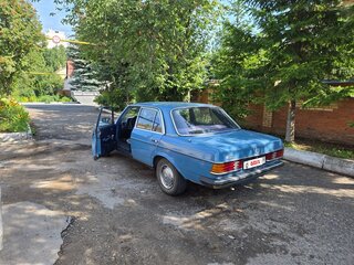 1982 Mercedes-Benz W123 200, синий, 650000 рублей, вид 5