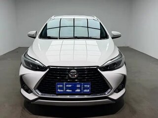 2022 Toyota Yaris L XP150 Рестайлинг, белый, 1407007 рублей, вид 2