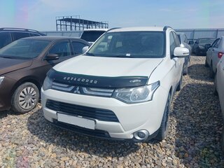2012 Mitsubishi Outlander III, белый, 911000 рублей, вид 2