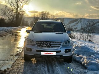 2005 Mercedes-Benz M-Класс 350 II (W164), серебристый, 1050000 рублей, вид 1
