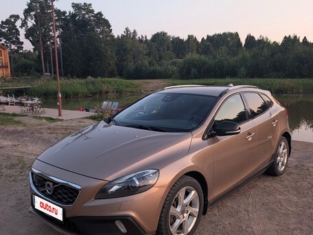 2013 Volvo V40 Cross Country I, золотистый, 1250000 рублей, вид 1