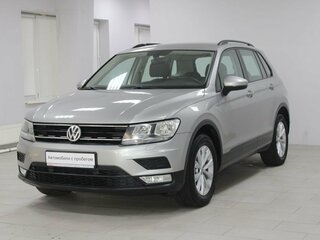 2017 Volkswagen Tiguan II, серебристый, 1519900 рублей, вид 3