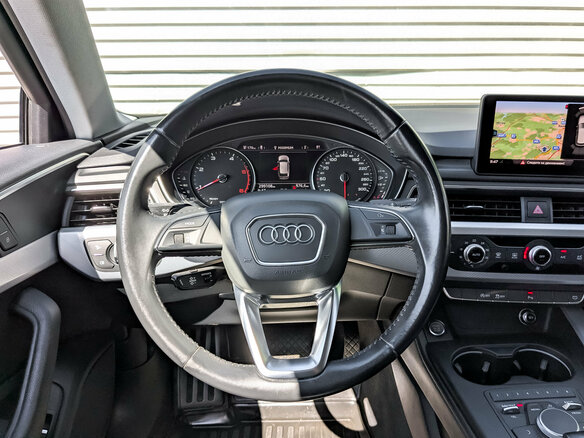 2018 Audi A4 V (B9), синий, 1530000 рублей - вид 20