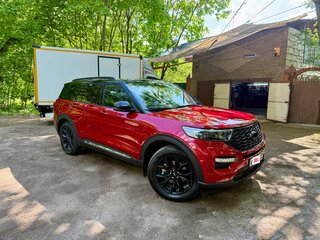 2020 Ford Explorer VI, красный, 4250000 рублей, вид 3