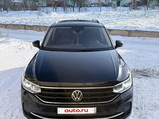 2021 Volkswagen Tiguan II Рестайлинг, чёрный, 2790000 рублей, вид 1