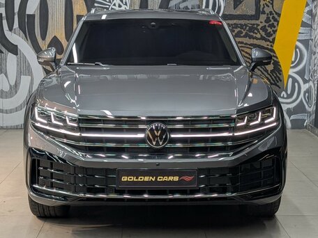 2024 Volkswagen Touareg III Рестайлинг, серый, 9990000 рублей, вид 2