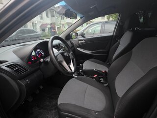2013 Hyundai Solaris I, чёрный, 540000 рублей, вид 4