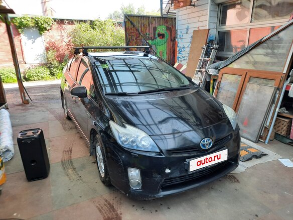 2010 Toyota Prius III (XW30), чёрный, 1100000 рублей